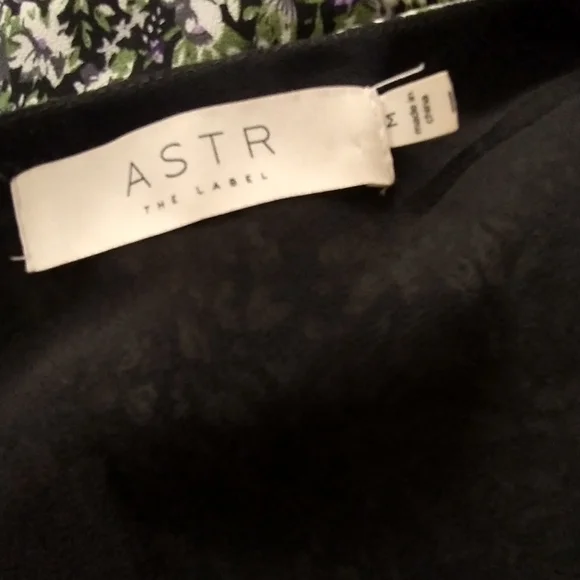 Astr floral ruffle puff sleeve asymmetrical midi dress M - Picture 9 of 11